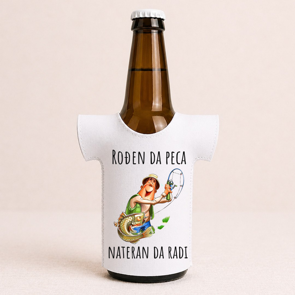 Rođen da peca nateran da radi - Majica za flaše – prikaz proizvoda